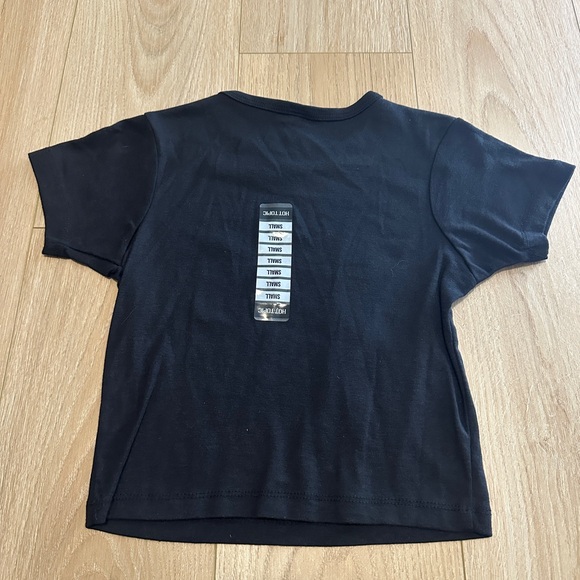 Hot Topic Black Poisonous Plants Graphic Tee - Picture 5 of 6